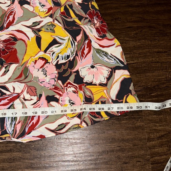 Torrid Challis Stitch Detail Floral Tank Size 1 - Picture 6 of 6